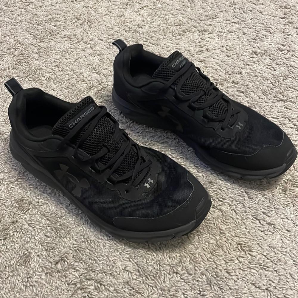❌SOLD❌Under Armour Charged Assert All Black Sneakers